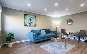 ** Modern Merchant City 1 Bed Apartment With Free Parking **